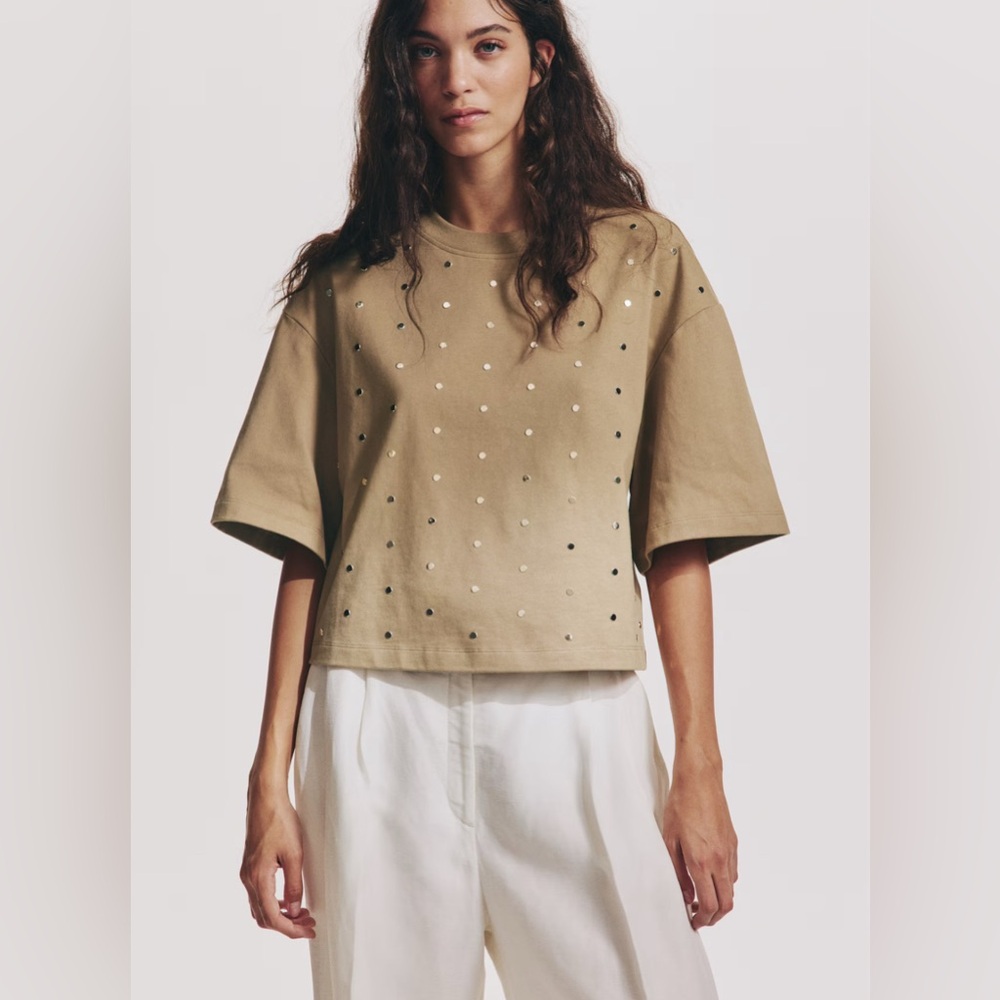 H&M Beige embellished T-shirt size large NWT